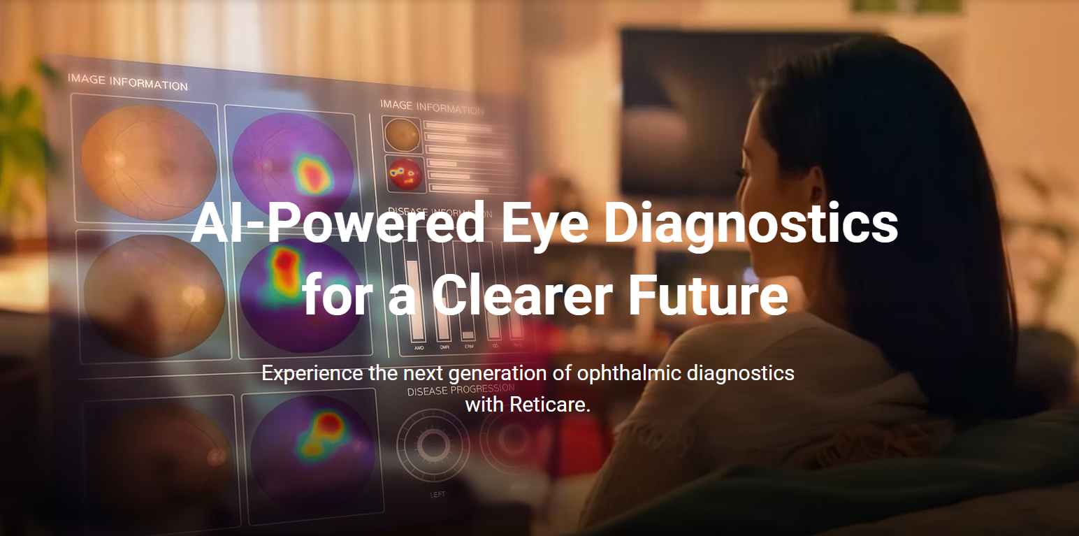 안저사진과 AI 히트맵 화면을 살펴보는 의료진의 Reticare 소개 이미지